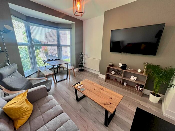 2 Bedroom Flat To Rent In Le Breos Avenue, Uplands, Swansea, SA2