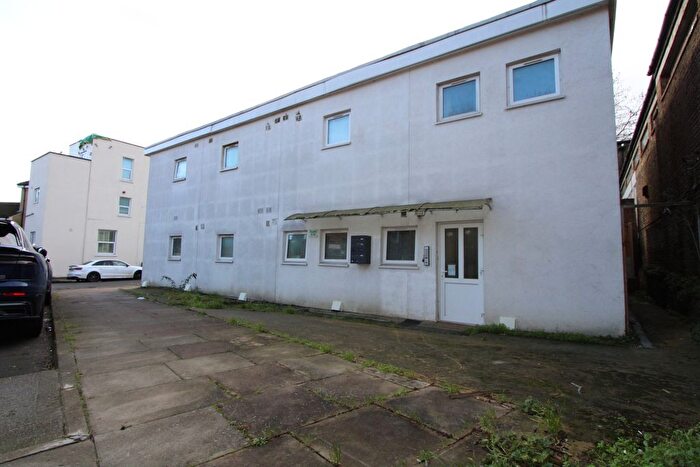 Studio To Rent In London, SE27