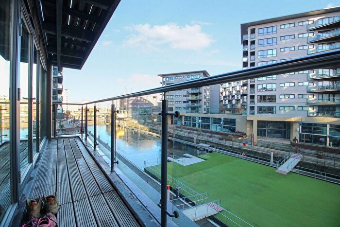 2 Bedroom Flat For Sale In Chadwick Street, Hunslet, Leeds, West Yorkshire, LS10