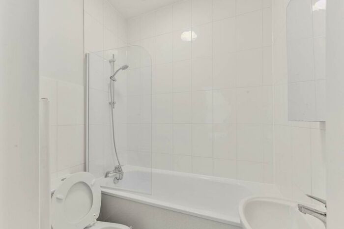 Studio To Rent In Mount View Road, Crouch End, London, N4