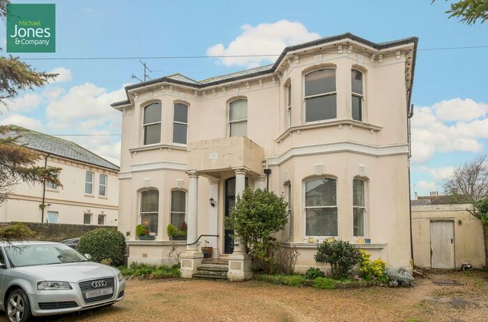 1 Bedroom Flat To Rent In Tennyson Road, Worthing, West Sussex, BN11