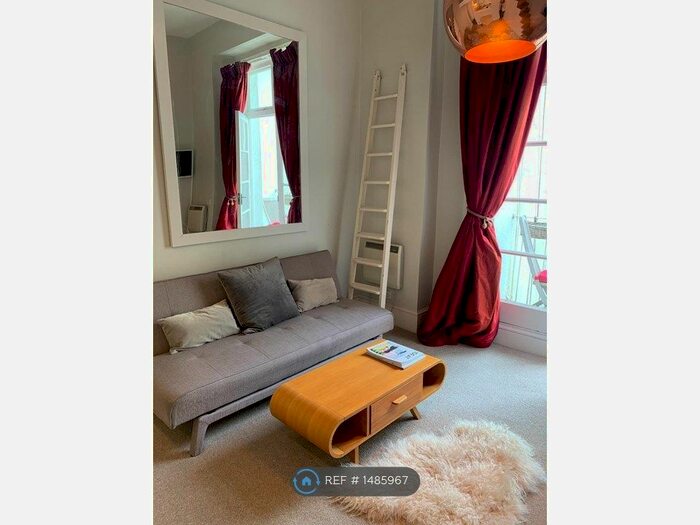 Studio To Rent In Leinster Gardens, London, W2