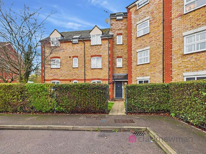 2 Bedroom Flat For Sale In Victoria Gate, Church Langley, Harlow, CM17