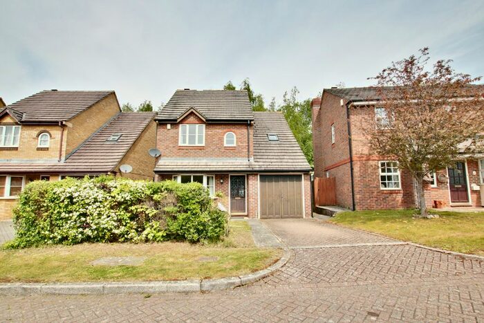 3 Bedroom Detached House To Rent In Glastonbury Close, Orpington, BR5