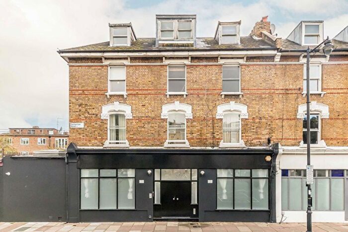 3 Bedroom Flat To Rent In Petherton Road, Highbury, N5