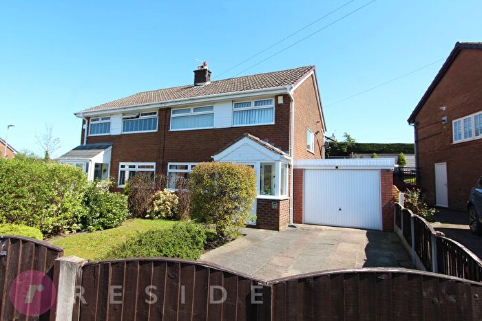 3 Bedroom Semi-Detached House For Sale In St Annes Gardens, Heywood, OL10