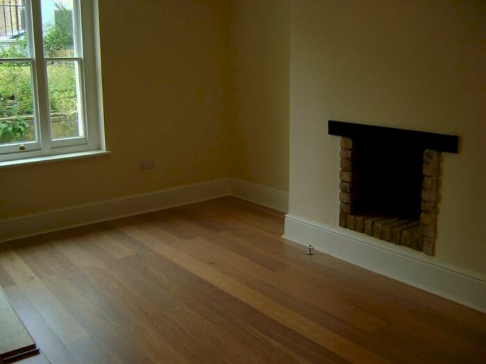 2 Bedroom Flat To Rent In Manor Road, Twickenham, TW2