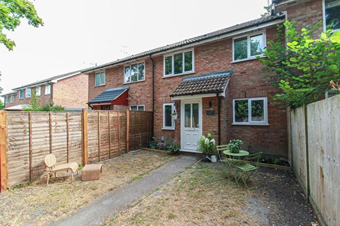 1 Bedroom Terraced House For Sale In The Cedars, Fleet, GU51