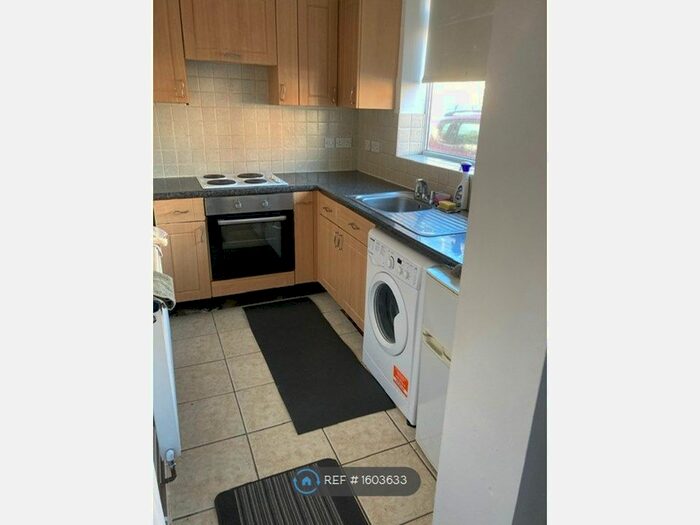 Studio To Rent In Leavesden Road, Watford, WD24