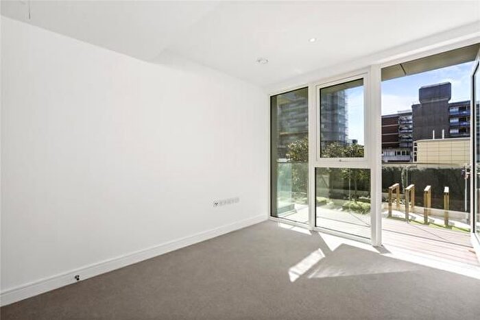2 Bedroom Flat To Rent In Sovereign Court, Beadon Road, London, London, W6