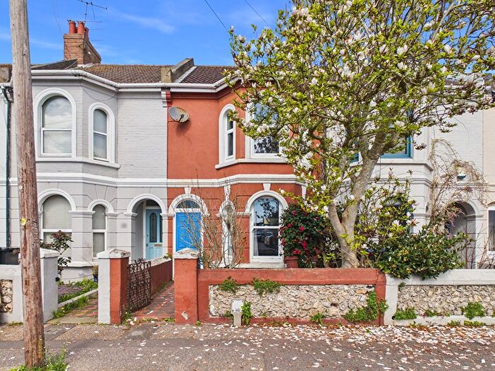 3 Bedroom Terraced House For Sale In Queen Street, Worthing, BN14