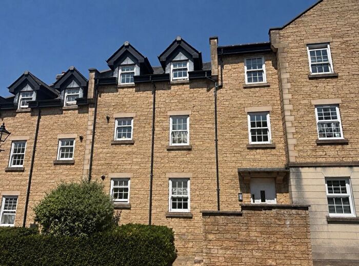 2 Bedroom Flat For Sale In Louise Rayner Place, Chippenham, SN15