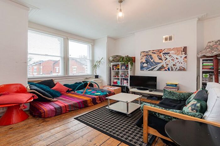 2 Bedroom Flat To Rent In Chapter Road, Willesden Green, NW2