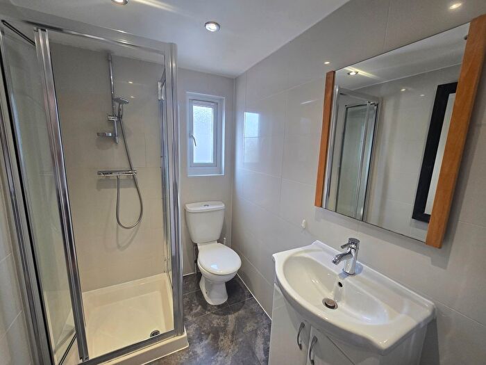 Studio To Rent In Hurstwood Road, London, NW11