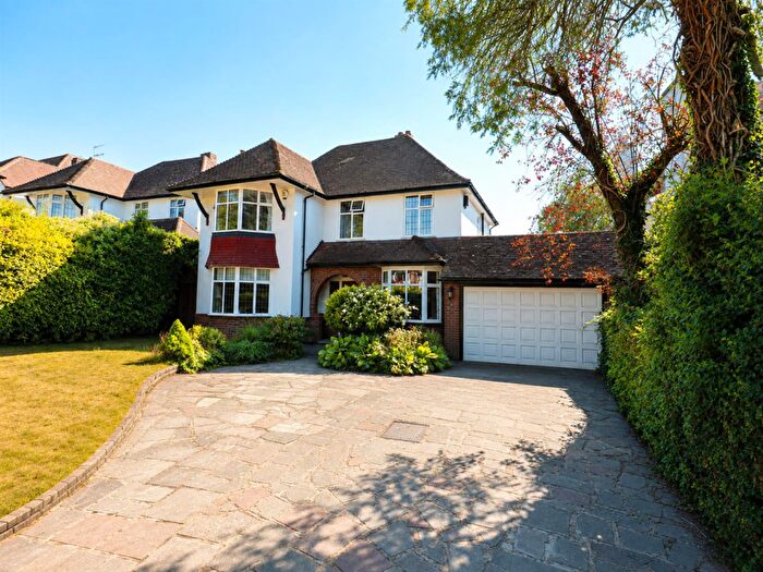 4 Bedroom House For Sale In Goddington Lane, Orpington, BR6
