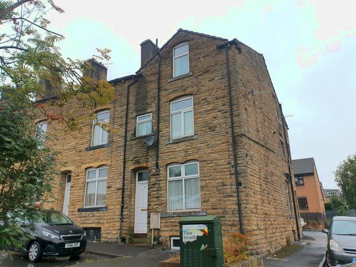 2 Bedroom House To Rent In Apsley Street, Keighley, West Yorkshire, Uk, BD21
