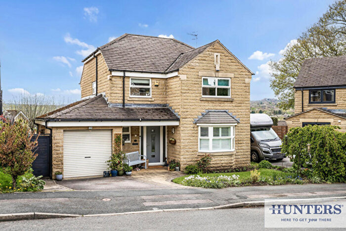 4 Bedroom Detached House For Sale In Overland Crescent, Bradford, BD10