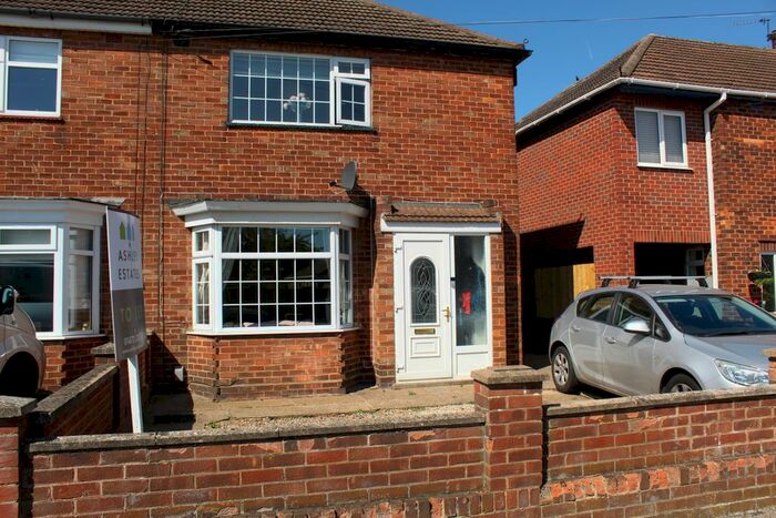 2 Bedroom Semi-Detached House To Rent In Howard Grove, Grimsby, DN32