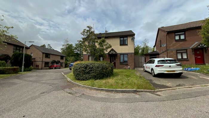 2 Bedroom Semi-Detached House To Rent In Cwrt Hydd, Morriston, Swansea, SA6