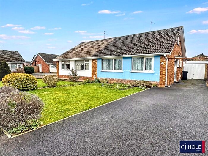 2 Bedroom Bungalow For Sale In Laynes Road, Hucclecote, Gloucester, GL3