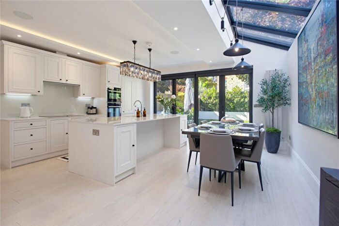 5 Bedroom Semi-Detached House For Sale In Alfriston Road, SW11