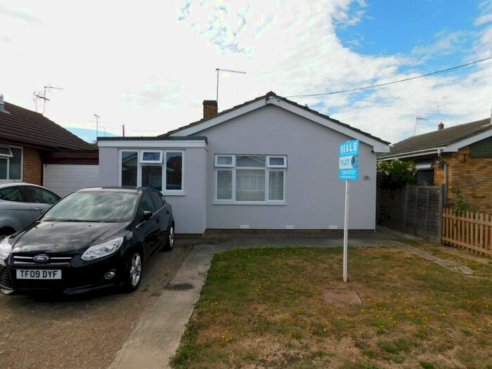 2 Bedroom Detached Bungalow To Rent In Delgada Road, Canvey Island, SS8