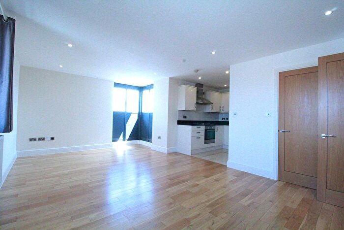 2 Bedroom Flat To Rent In Pinner Road, North Harrow, HA1