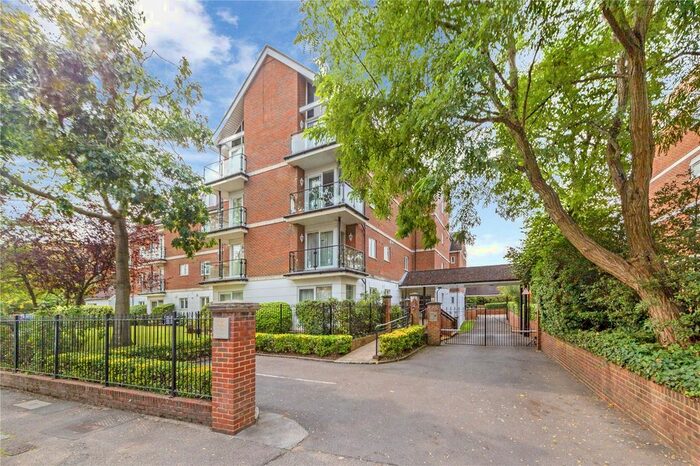 2 Bedroom Flat To Rent In Marian Lodge, The Downs, Wimbledon, SW20
