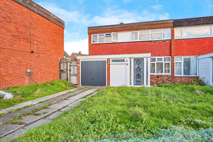 4 Bedroom Semi-Detached House For Sale In Carlton Crescent, Tamworth, B79