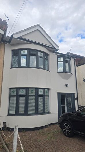 4 Bedroom End Terrace House To Rent In Geneva Gardens, RM6