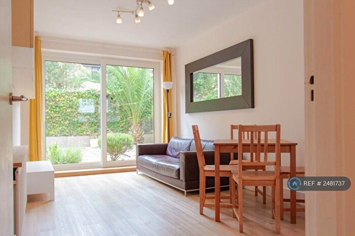 1 Bedroom Flat To Rent In Kimberley House, London, E14
