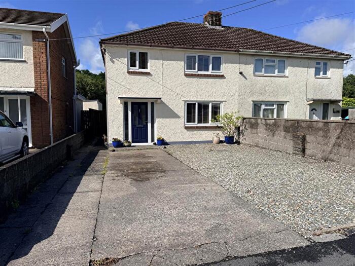 3 Bedroom Semi-Detached House For Sale In Woodfield Road, Llandybie, Ammanford, SA18