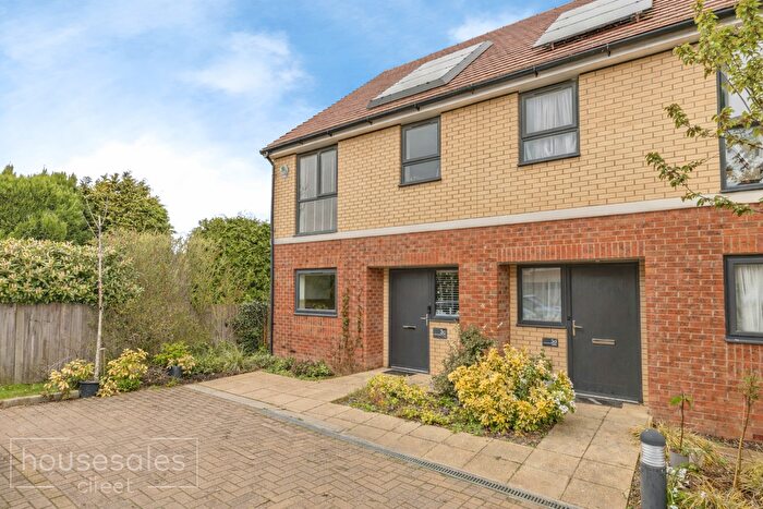 3 Bedroom Semi Detached House For Sale In Harewood Gardens, South Croydon, CR2