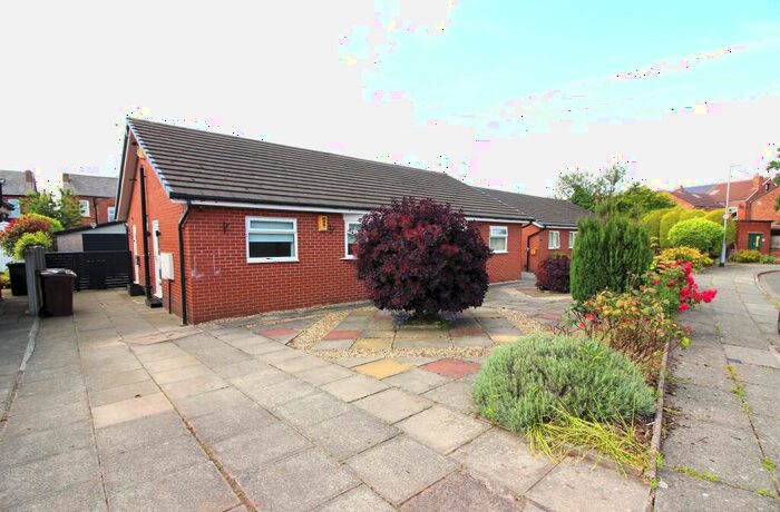 2 Bedroom Bungalow To Rent In Clive Lodge, Birkdale, PR8