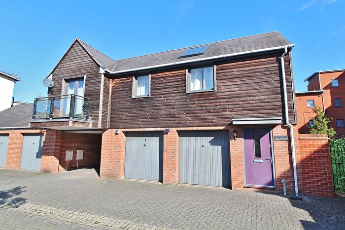 2 Bedroom Semi-Detached House To Rent In Tiller Road, Waterlooville, PO7