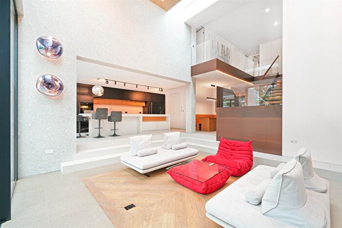 5 Bedroom Detached House To Rent In Brondesbury Park, London, NW2