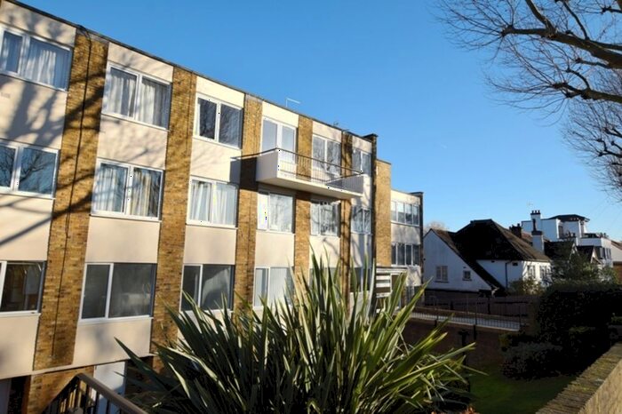 2 Bedroom Flat To Rent In High Park Road, Kew, Richmond, TW9