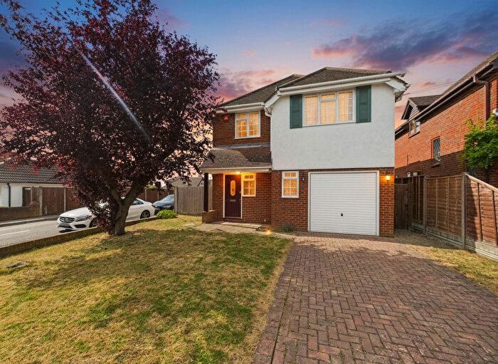 4 Bedroom Detached House For Sale In West Hatch Manor, Ruislip, HA4