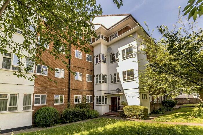 2 Bedroom Flat To Rent In Broughton Road, London, W13