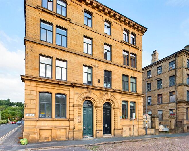2 Bedroom Apartment For Sale In City Mills, - Mill Street, Bradford, West Yorkshire, BD1