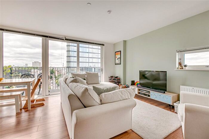 2 Bedroom Flat To Rent In Aquarelle House, City Road, EC1V