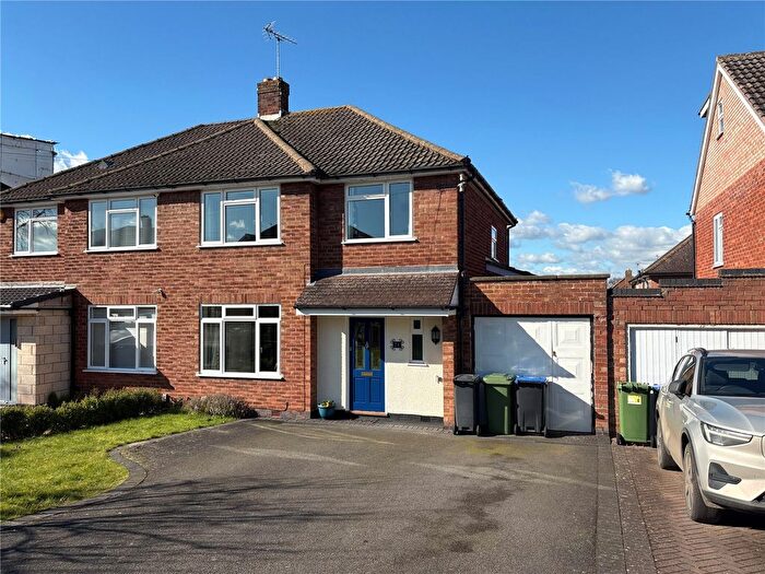 3 Bedroom Semi-Detached House For Sale In Beaufort Avenue, Leamington Spa, Warwickshire, CV32