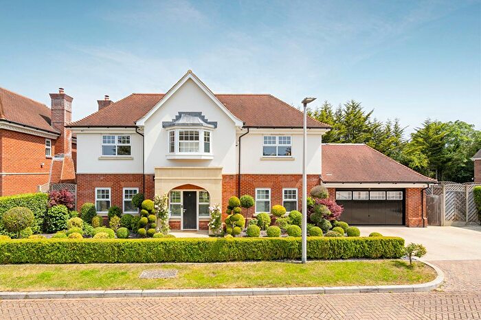 6 Bedroom Detached House To Rent In Mayfield Place, Winkfield, SL4