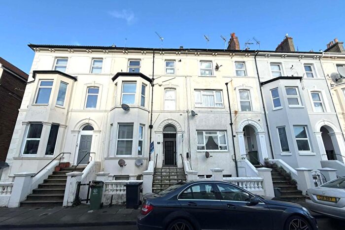 1 Bedroom Flat To Rent In Waverley Grove, Southsea Unfurnished, PO4