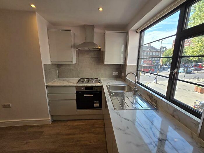 2 Bedroom Flat To Rent In Gladstone Avenue, Wood Green, N22