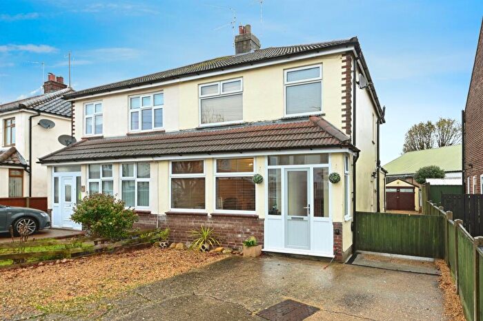 3 Bedroom Semi-Detached House For Sale In Milton Avenue, King's Lynn, PE30