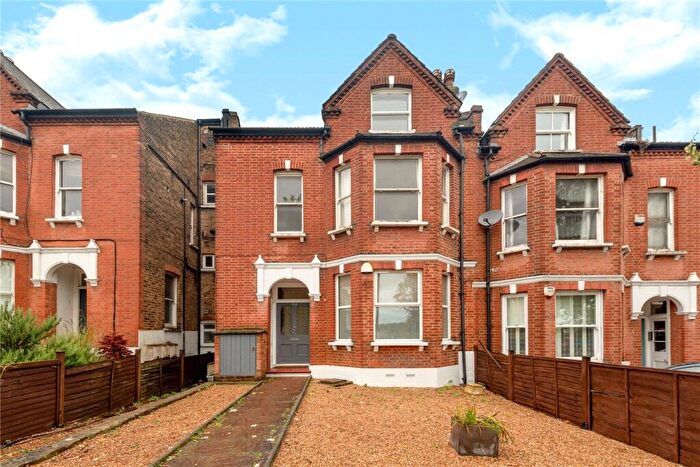 2 Bedroom Apartment For Sale In Knights Hill, West Norwood, London, SE27