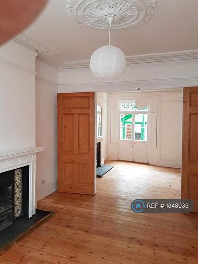 2 Bedroom Maisonette To Rent In Lancaster Rd, London, N4