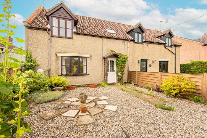 2 Bedroom Semi Detached House For Sale In Somerleyton Road, Lowestoft, NR32