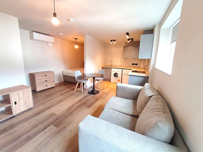 Studio To Rent In Holgate Court Western Road, Romford, RM1